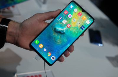 КОМПАНІЯ HUAWEI ПОРАДУЄ СВОЇМ НОВИМ ФЛАГМАНОМ HUAWEI MATE 20 X 5G, ОБНОВЛЕННЯ ЯКОГО ДОДАЄ ПІДТРИМКУ 30-КРАТНОГО ЗУМУ І ВІДКЛЮЧАТИМЕ 5 G ЗА УМОЛЧАННЯ