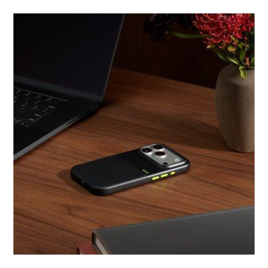 Beats by Dr. Dre iPhone 17 Pro Rugged Case with MagSafe and Camera Control – Everest Black (MGJM4) (EU)