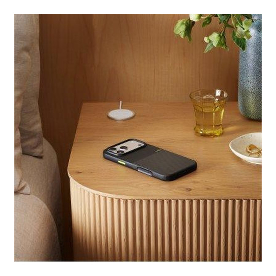Beats by Dr. Dre iPhone 17 Pro Max Rugged Case with MagSafe and Camera Control – Everest Black (MGJ84) (EU)