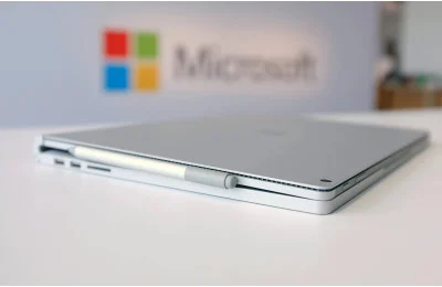 Для младших моделей Microsoft Surface Book опционально доступна дискретная графика NVIDIA