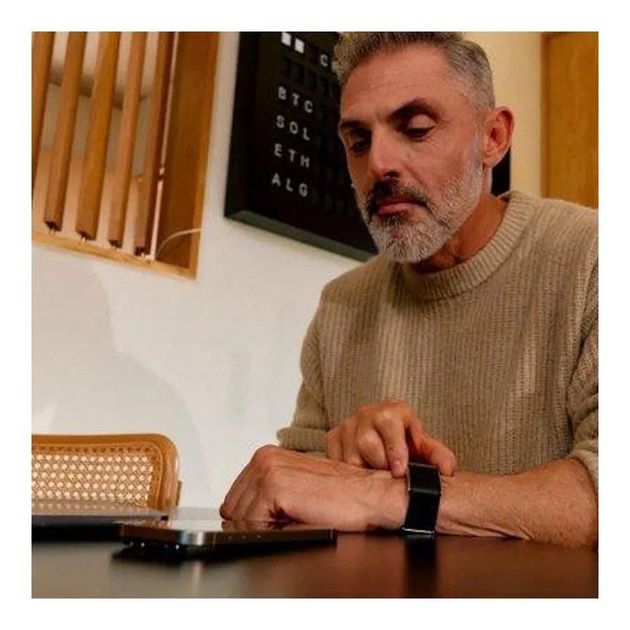 WHOOP MG Life Obsidian/Titanium - 12-Month Membership (973-002-000, 970-003-000)