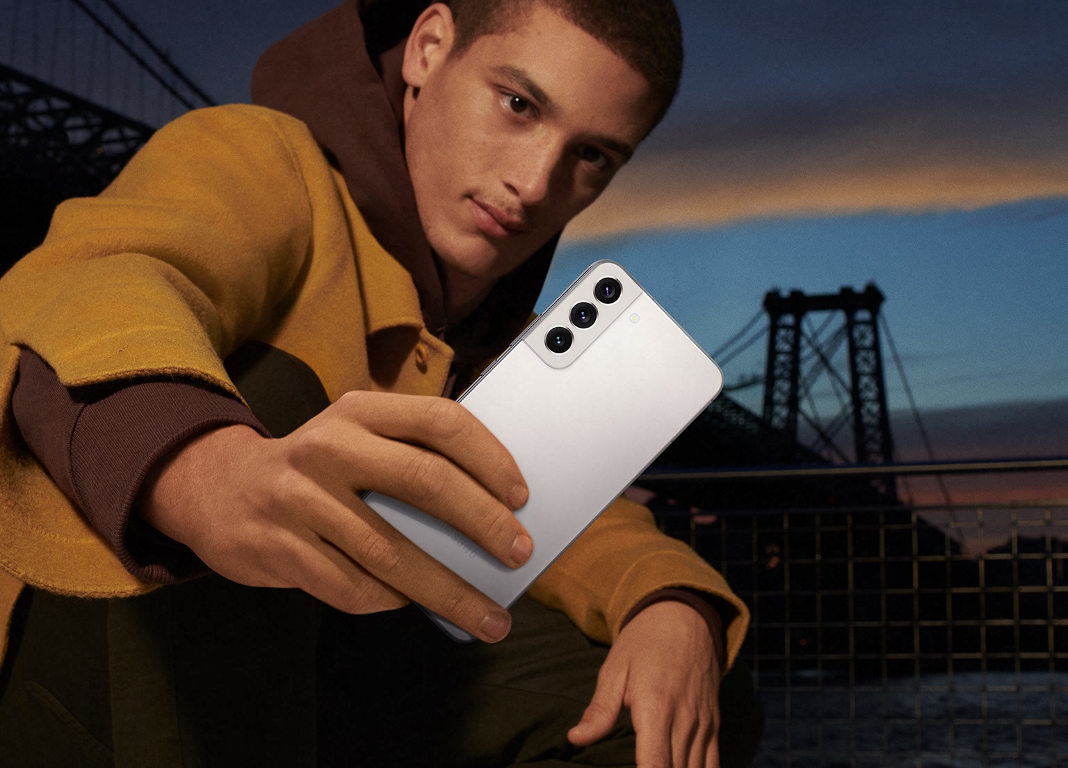 Смартфон SAMSUNG Galaxy S22 8/128GB Phantom Black (SM-S901BZKDSEK), фото 2